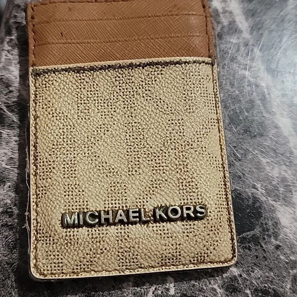 Accessories Bundle - Picture 4 of 15